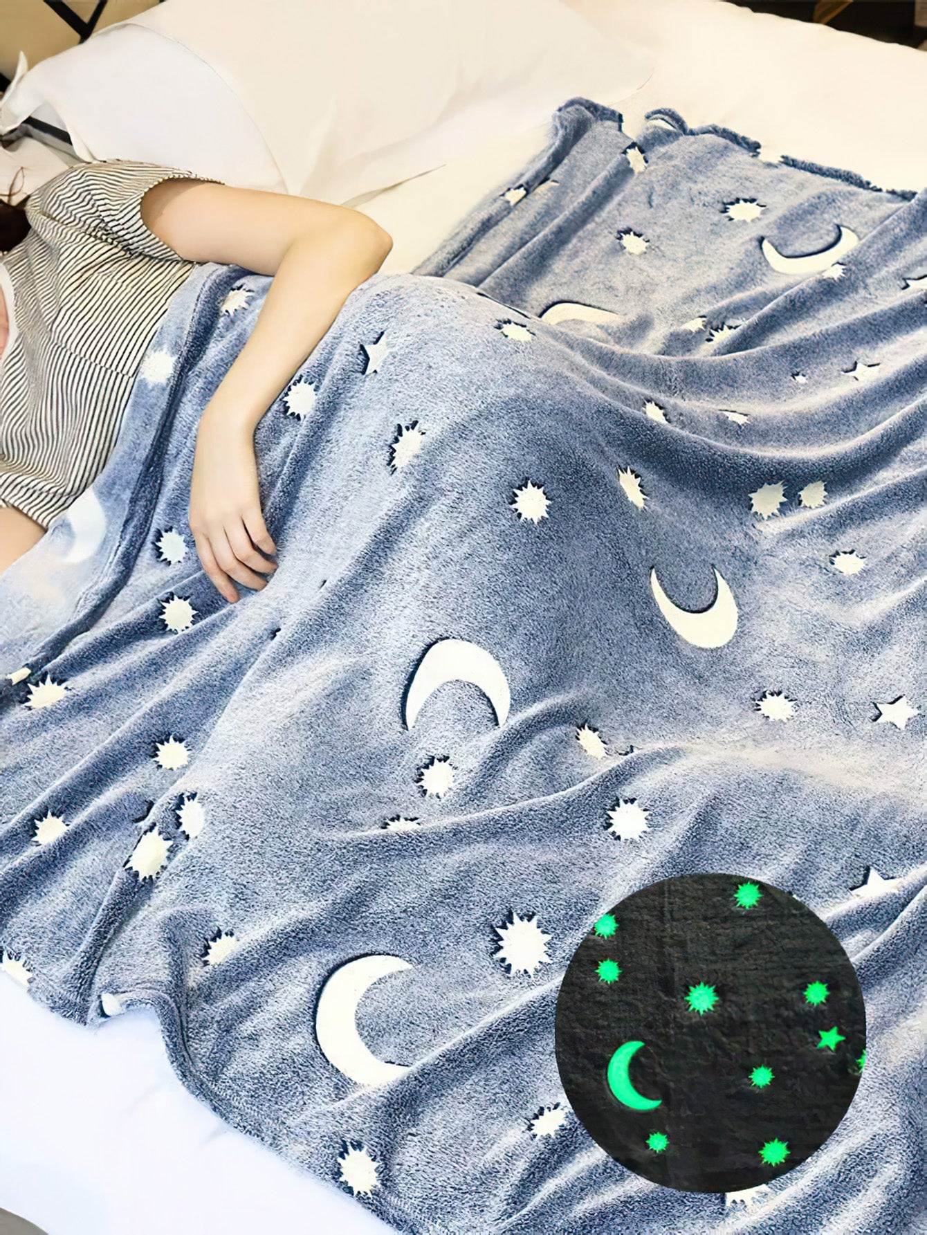 Glow in the Dark Flannel Blanket – Soft, Cozy & Magical for Kids and Adults